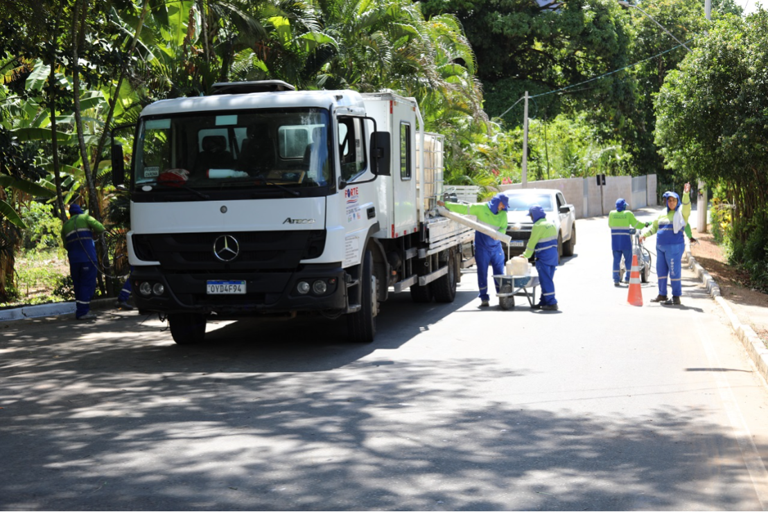 Nova Campo Grande e Roda D'Água recebem serviços de limpeza, pavimentação e drenagem