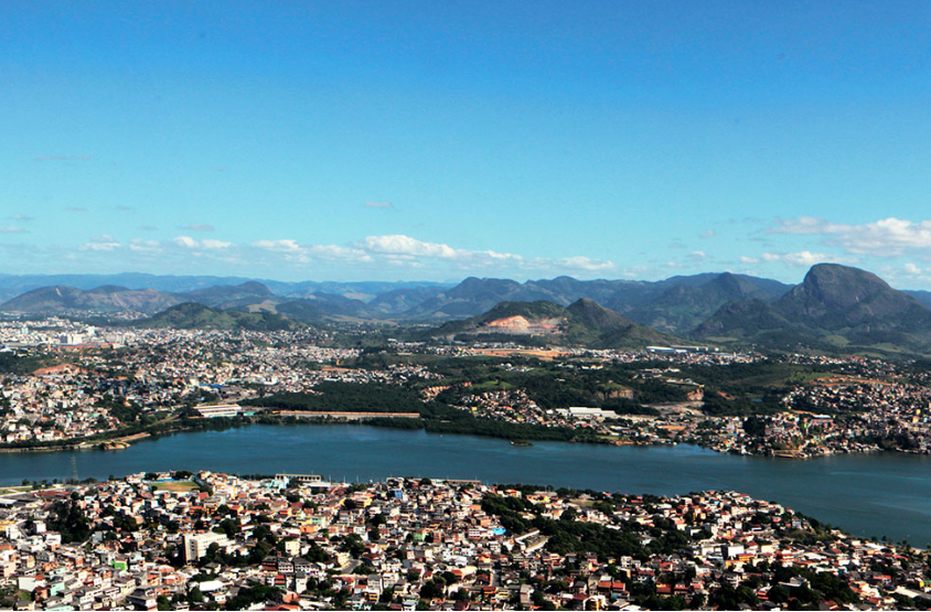 Regularização fundiária: escrituras são entregues prontas e sem burocracia a moradores de Cariacica