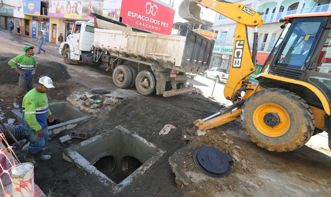 Começam obras para prevenção a alagamentos em vias de Bela Aurora
