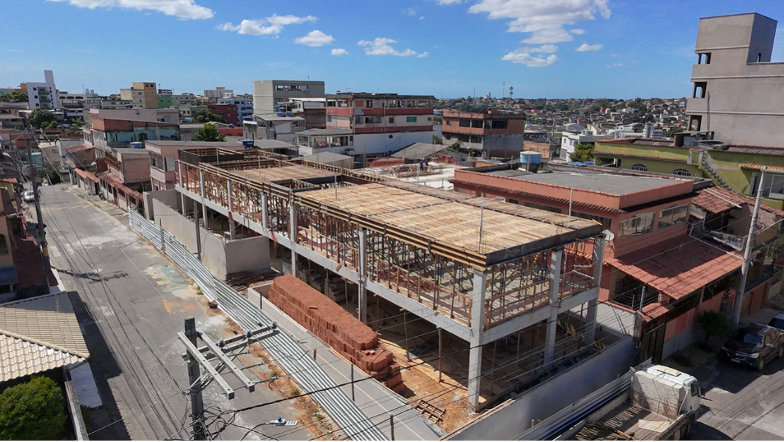 Obras na EMEF Nilton Gomes avançam e escola irá receber laje no segundo pavimento