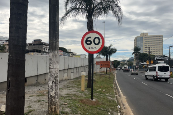 Viaduto Dona Rosa entra em fase final de obras e trecho recebe sinalização
