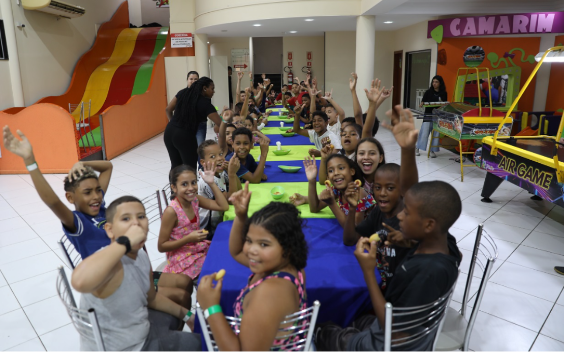 Crianças atendidas pelos Cras de Cariacica ganham festa em cerimonial infantil