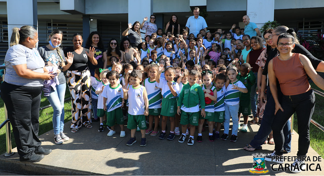 Alunos do CMEITI Celita Nascimento da Rós visitam prefeitura